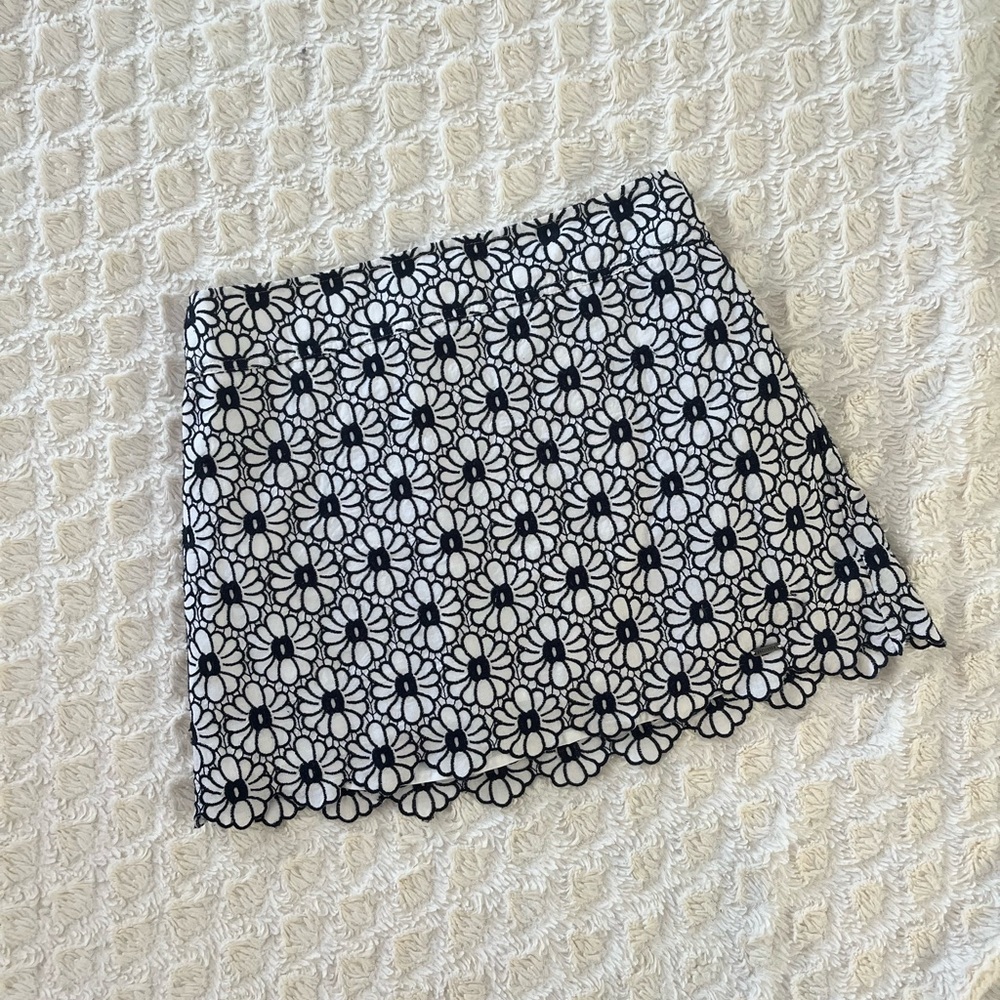 Hollister mini skirt size M